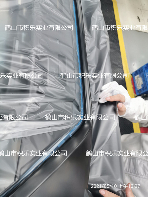 Rolo de mascaramento que economiza tempo para aplicações de pintura de carrocerias de automóveis